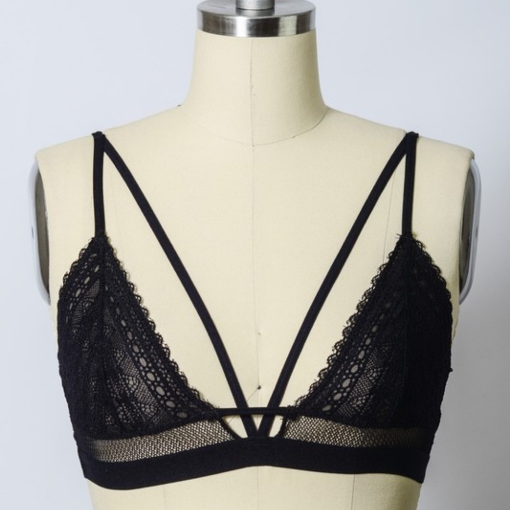 Black Strappy Lace Bralette - Picture 4 of 5